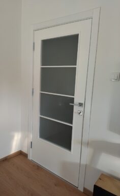 sobna vrata sa staklom